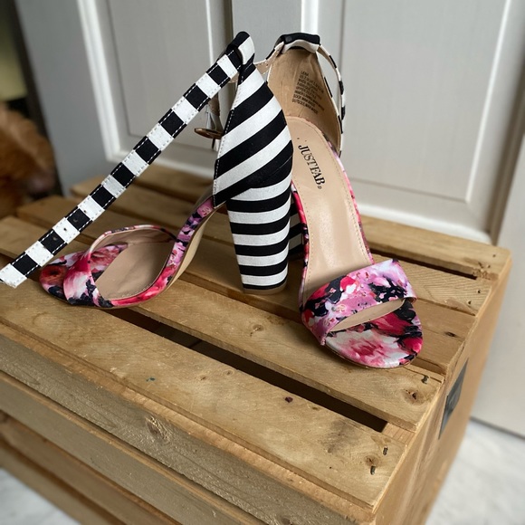 Block heels. Floral, striped. - Picture 2 of 3